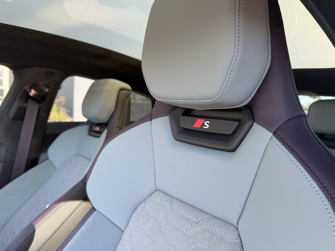 Used 2025 Audi S e-tron GT Prestige AWD/4WD image 35