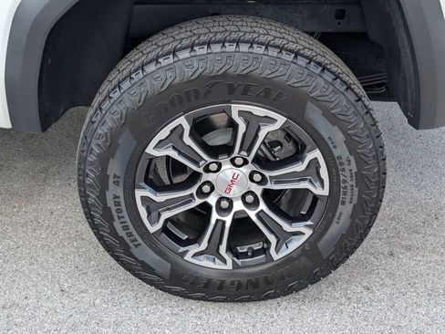 Used 2025 GMC Canyon AT4 AWD/4WD image 29