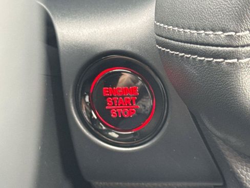 Certified 2025 Honda HR-V EX-L image 31