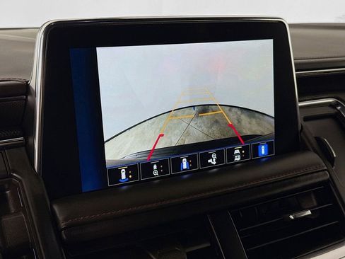 Used 2022 Chevrolet Suburban RST image 13