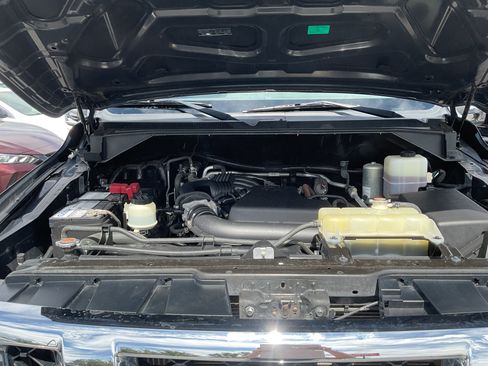 Used 2019 Nissan NV 3500 SV w/ Navigation Package RWD image 13