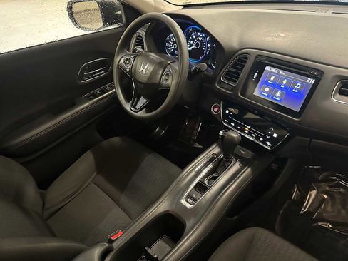 Used 2018 Honda HR-V EX image 29