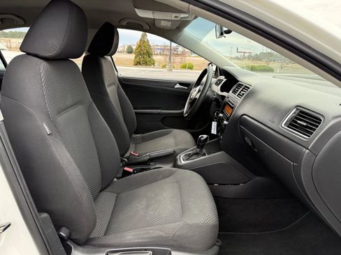 Used 2013 Volkswagen Jetta S image 18