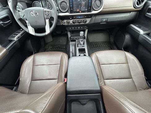 Used 2017 Toyota Tacoma Limited w/ Tow Package AWD/4WD image 13