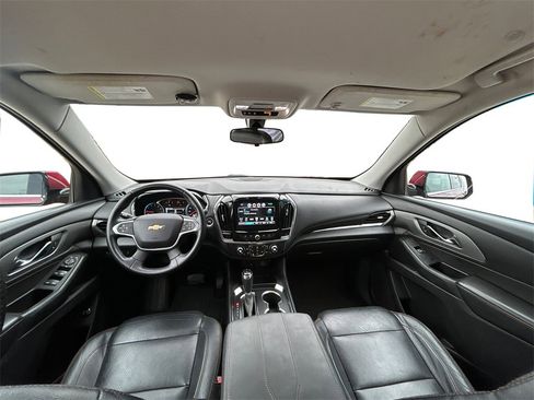 Used 2018 Chevrolet Traverse LT image 13
