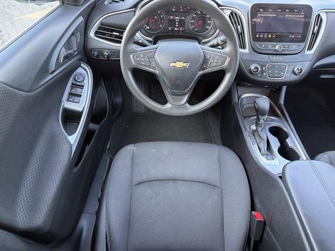 Used 2025 Chevrolet Malibu LT FWD image 15