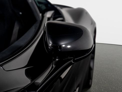 Used 2024 McLaren 750S Spider image 32