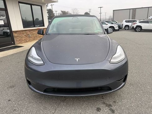 Used 2021 Tesla Model Y Long Range image 9