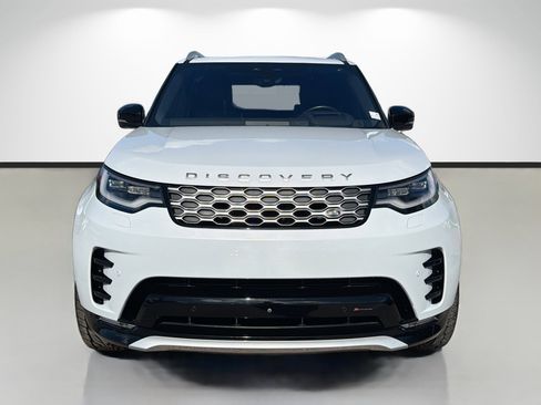 Used 2023 Land Rover Discovery Metropolitan Edition image 8