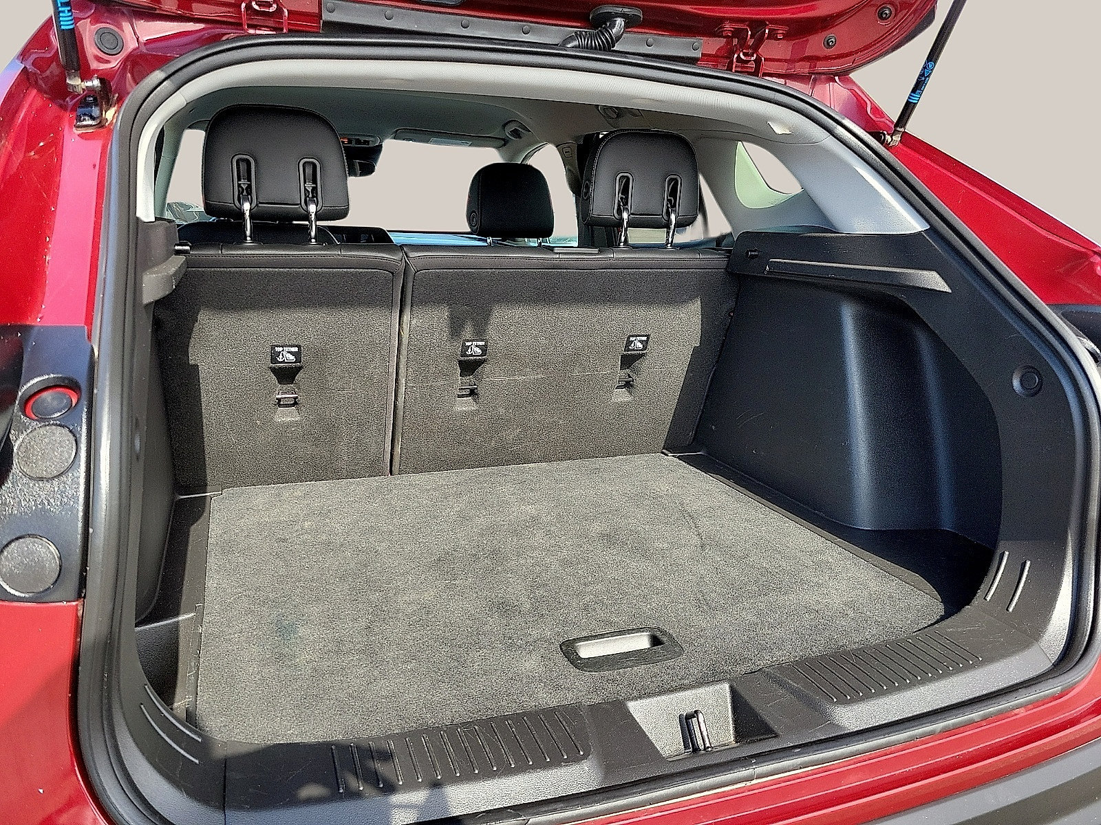 Used 2025 Chevrolet Trax LT FWD image 8