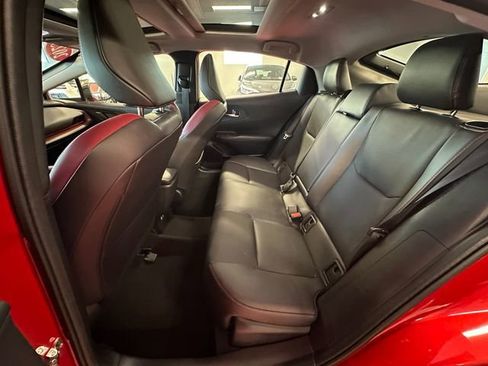 Used 2025 Toyota Prius Plug-In Hybrid FWD image 14