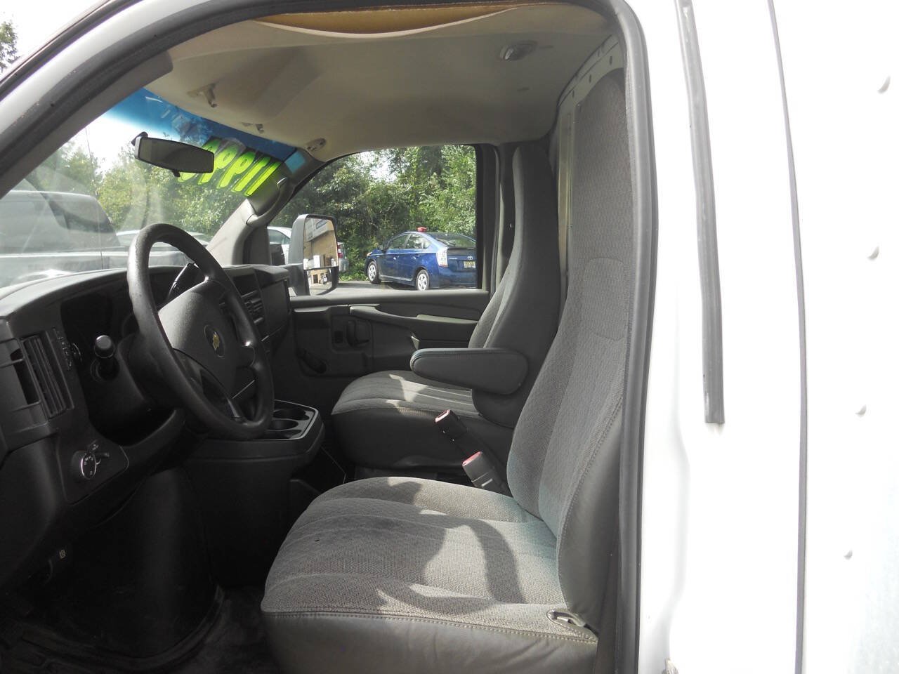 Used 2013 Chevrolet Express 3500 Extended RWD image 38