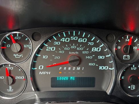 Used 2024 Chevrolet Express 2500 w/ Driver Convenience Package image 12