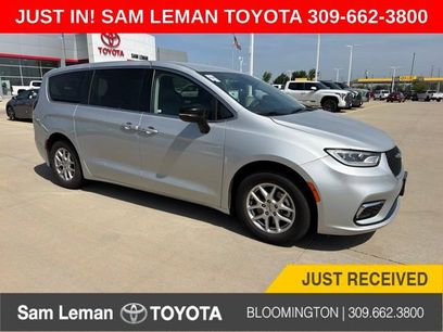Used 2024 Chrysler Pacifica Touring-L