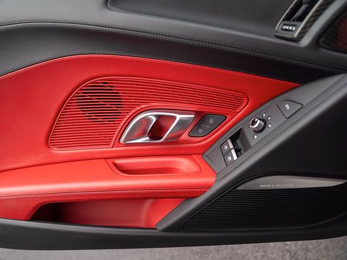 Used 2018 Audi R8 V10 plus AWD/4WD image 16