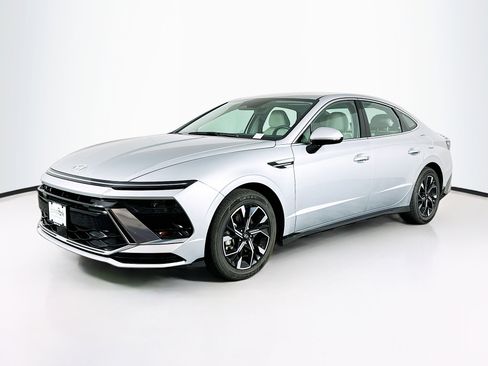 Used 2025 Hyundai Sonata SEL image 3