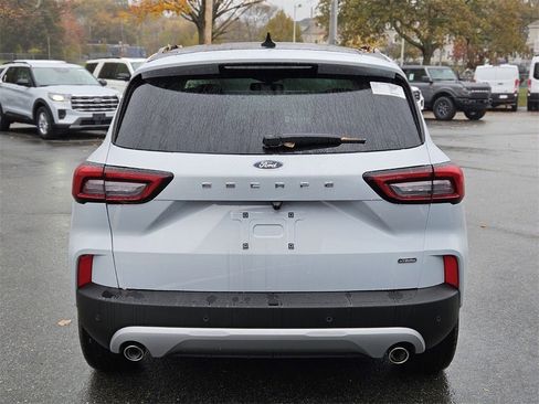 New 2025 Ford Escape SE w/ PHEV Premium Package image 4