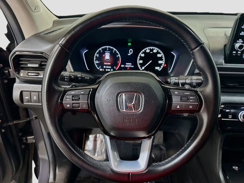 Used 2025 Honda Pilot Touring image 9