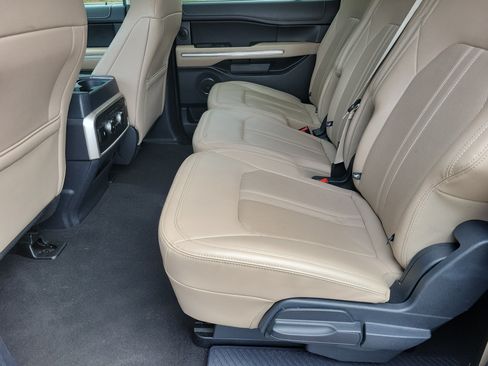 Used 2024 Ford Expedition Max Limited AWD/4WD image 9
