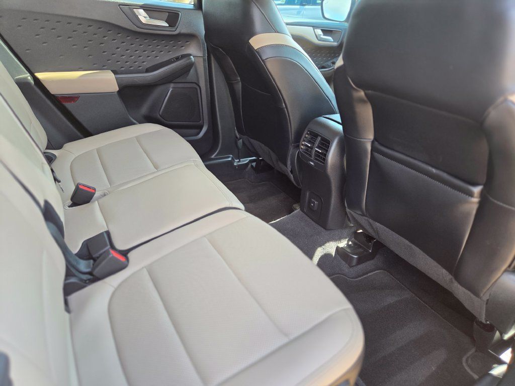 Certified 2020 Ford Escape SEL FWD image 11