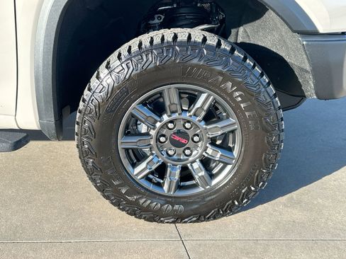 Used 2026 GMC Sierra 1500 AT4X image 10