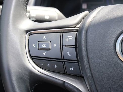 Used 2025 Lexus UX 300h FWD image 18