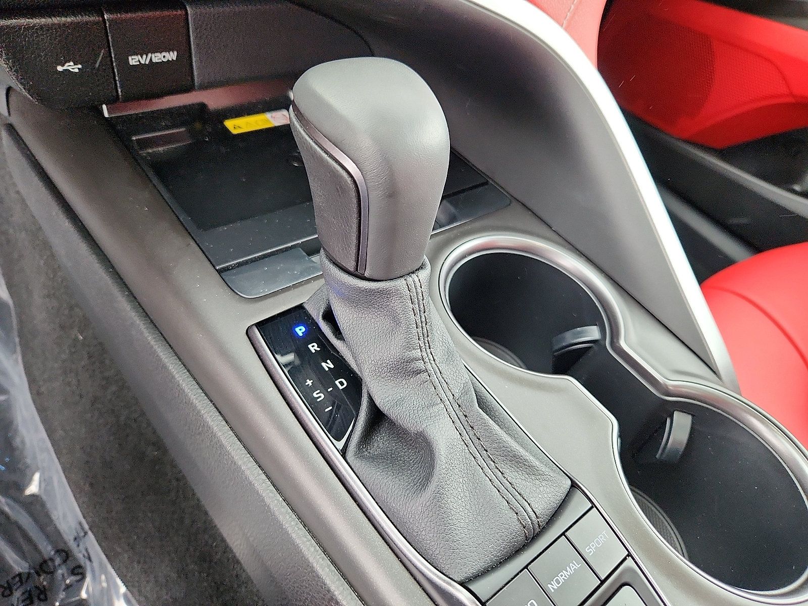 Used 2023 Toyota Camry XSE FWD image 15
