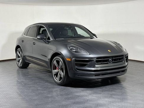 Certified 2023 Porsche Macan S AWD/4WD image 9