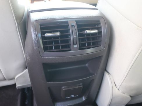 Used 2013 Buick Regal Premium FWD image 9