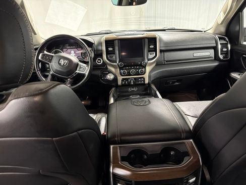 Used 2022 RAM 1500 Laramie AWD/4WD image 3