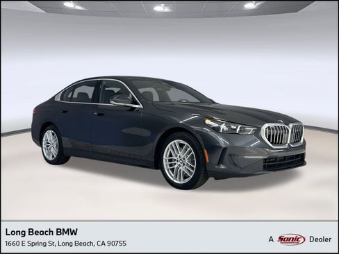 Used 2025 BMW 530i image 1