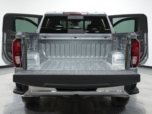 Used 2023 GMC Sierra 1500 SLE w/ Preferred Package image 11