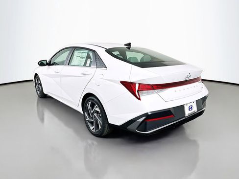 New 2026 Hyundai Elantra Limited image 7