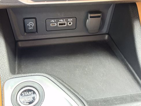 Used 2024 Nissan Sentra SV w/ SV Premium Package FWD image 28