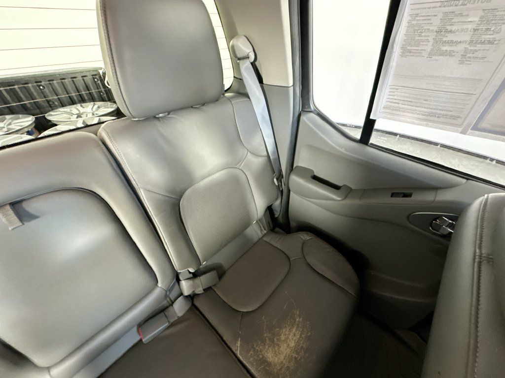 Used 2013 Nissan Frontier SL w/ Moonroof Pkg RWD image 14