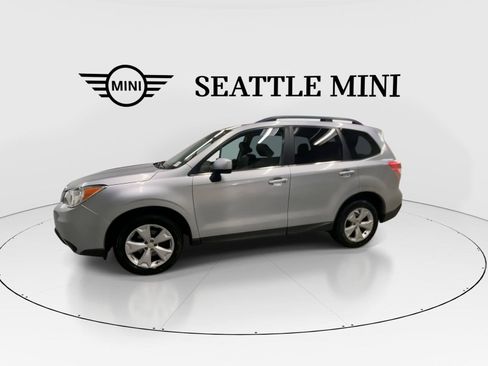Used 2015 Subaru Forester 2.5i Limited AWD/4WD image 6