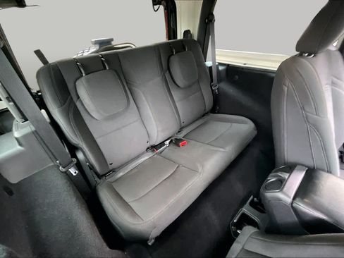 Used 2021 Jeep Wrangler Sport AWD/4WD image 17