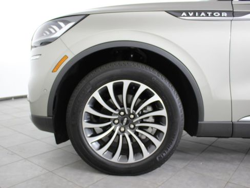 Used 2023 Lincoln Aviator Reserve w/ Equipment Group 201A image 11
