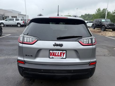 Used 2021 Jeep Cherokee Latitude Plus AWD/4WD image 5