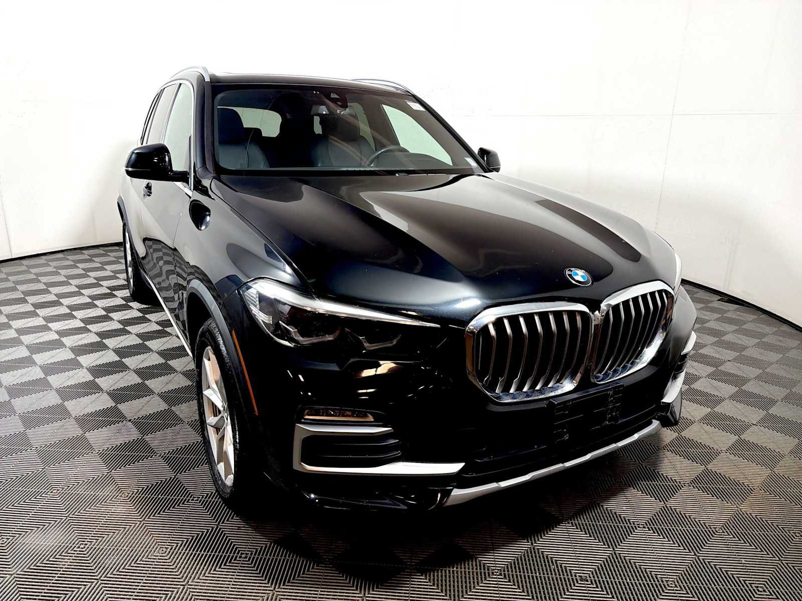 Used 2021 BMW X5 xDrive40i w/ Convenience Package AWD/4WD image 2