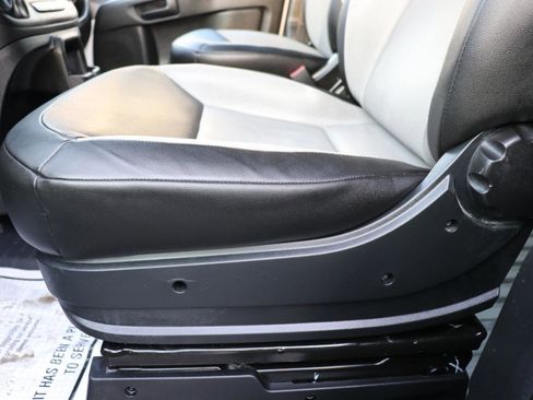 Used 2025 RAM ProMaster 2500 w/ Convenience Group image 43