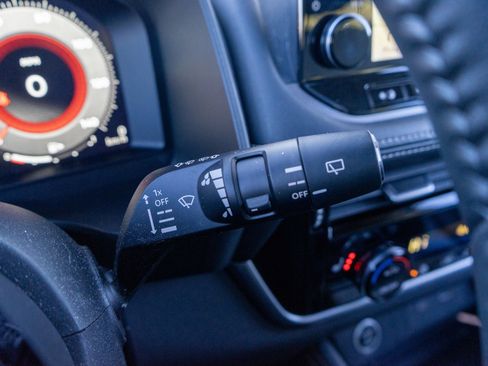 Used 2023 Nissan Rogue Platinum image 29