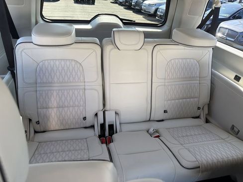 Used 2022 Lincoln Navigator L Black Label image 19