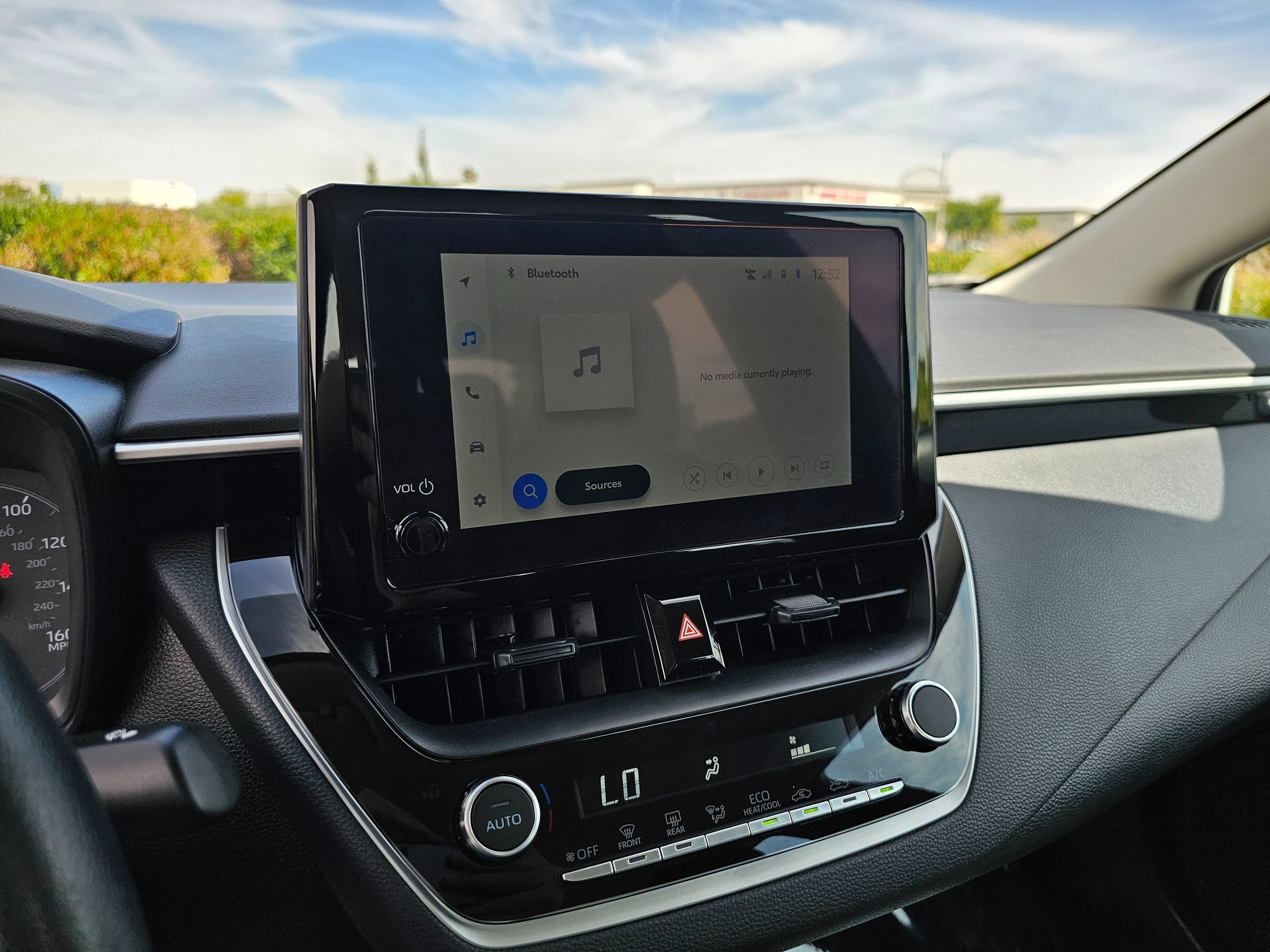 Used 2025 Toyota Corolla LE FWD image 28