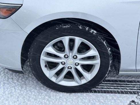 Used 2017 Chevrolet Malibu LT image 10