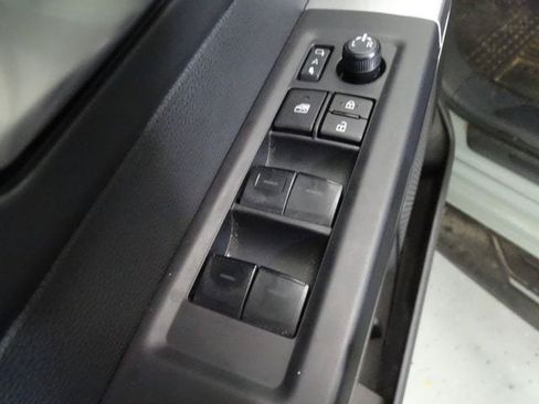 Used 2024 Toyota Tundra Platinum AWD/4WD image 9