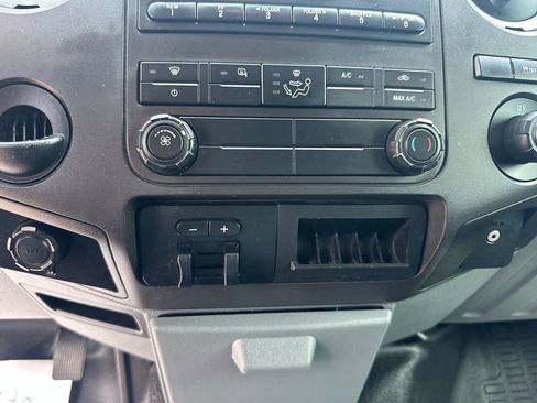 Used 2015 Ford F250 XL w/ Power Equipment Group image 38