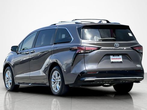 Certified 2024 Toyota Sienna Limited AWD/4WD image 3