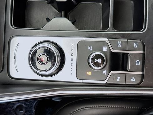 Certified 2023 Kia Sorento EX image 17