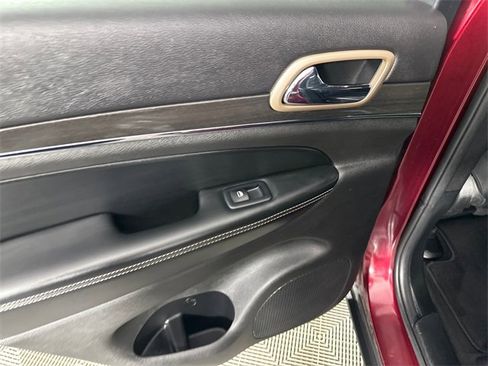 Certified 2017 Jeep Grand Cherokee Limited image 16